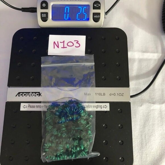 Long Deep Green Chip Stone Necklace - Picture 4 of 5